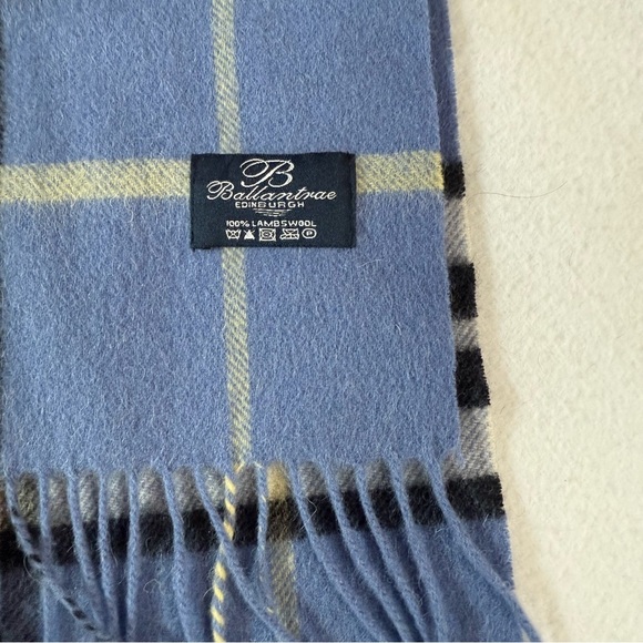 BALLANTRAE Edinburgh 100% lambswool tartan plaid scarf with fringe Soft warm - Picture 3 of 4